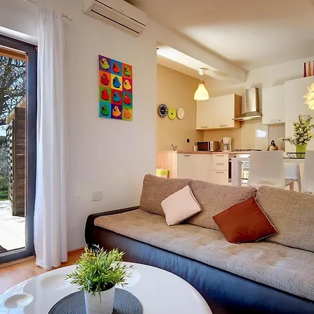 House Olivija