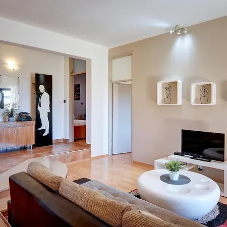 Apartment House Olivija *